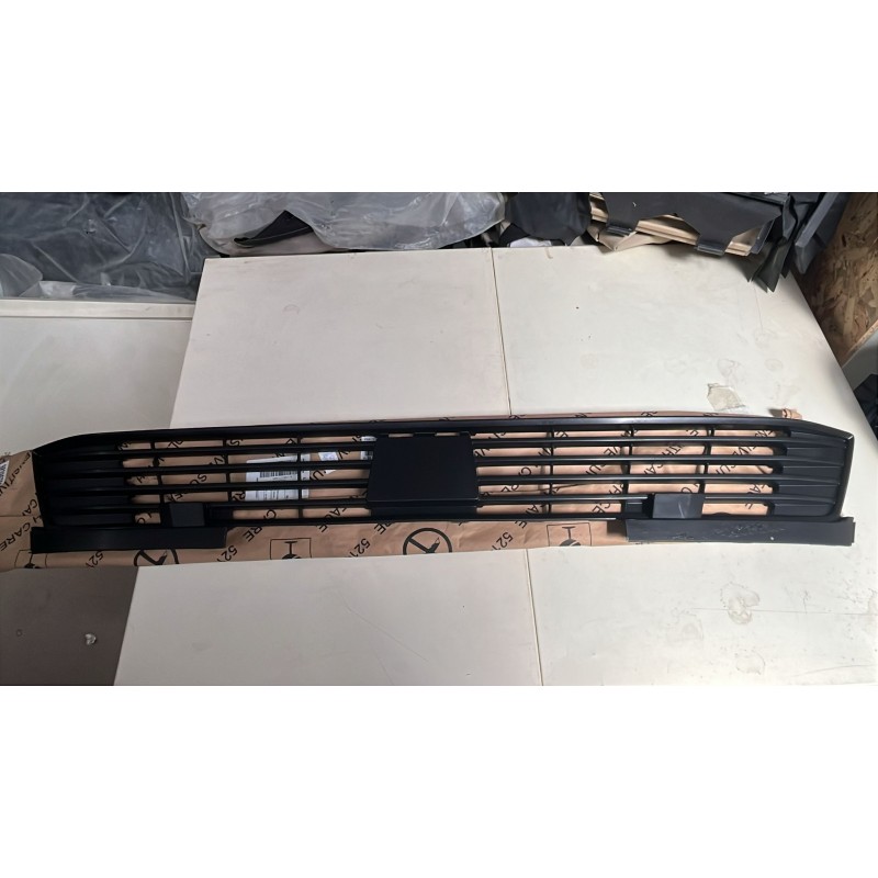 Opel Astra L Ön Tampon Alt Izgara